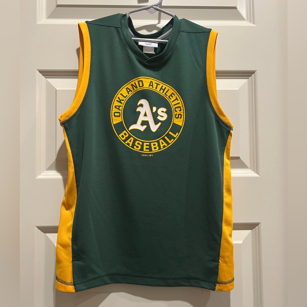 EUC Oakland A’s Athletics Baseball Shirt Youth Size M Medium 10-12 MLB Gen2